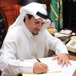 د.منصور صالح بن خنيزان